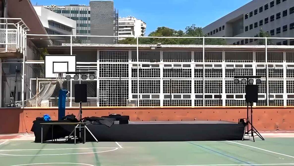 alquiler-de-tarimas-e-iluminacion